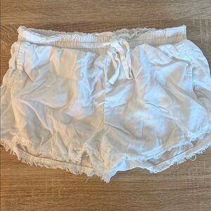 cloth & stone White Frayed Hem Women’s Lounge Shorts